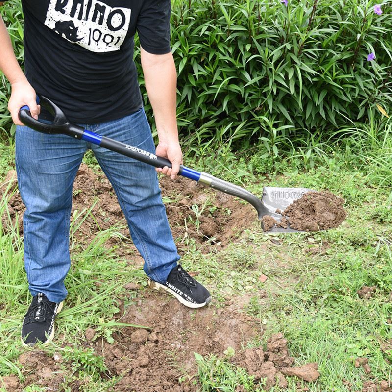 Premium garden shovel operation