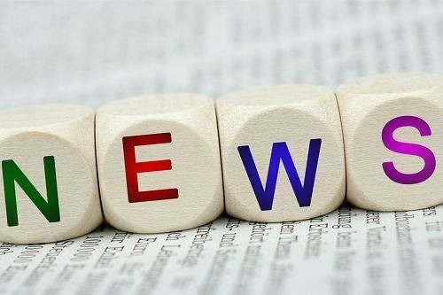 تکونی کدال بیرونی چھوٹے پودوں کی کھدائی کے لیے ایک اچھا مددگار ہے۔