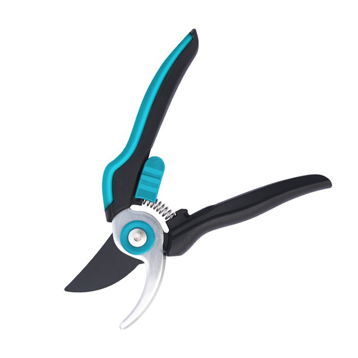 garden tree pruner